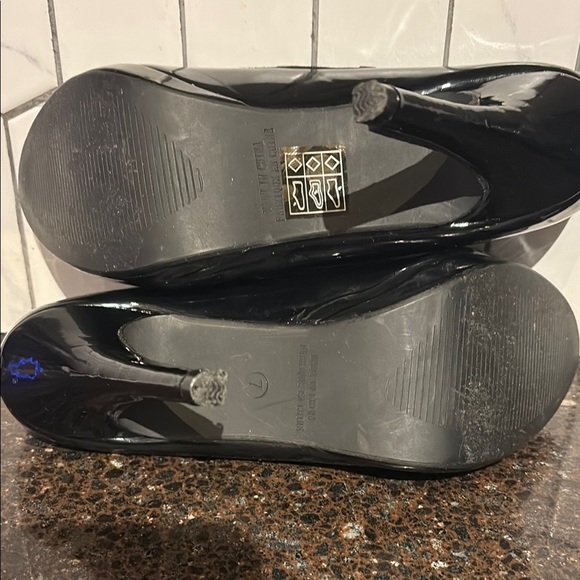 Suzy Shier Black Patent Studded Heels, size 7 - Picture 8 of 9